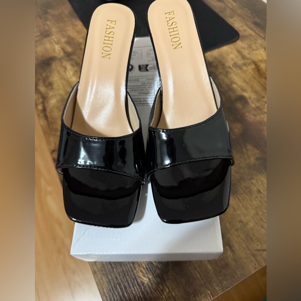 SHEIN Glossy Black Open-Toe Heels - Picture 2 of 4